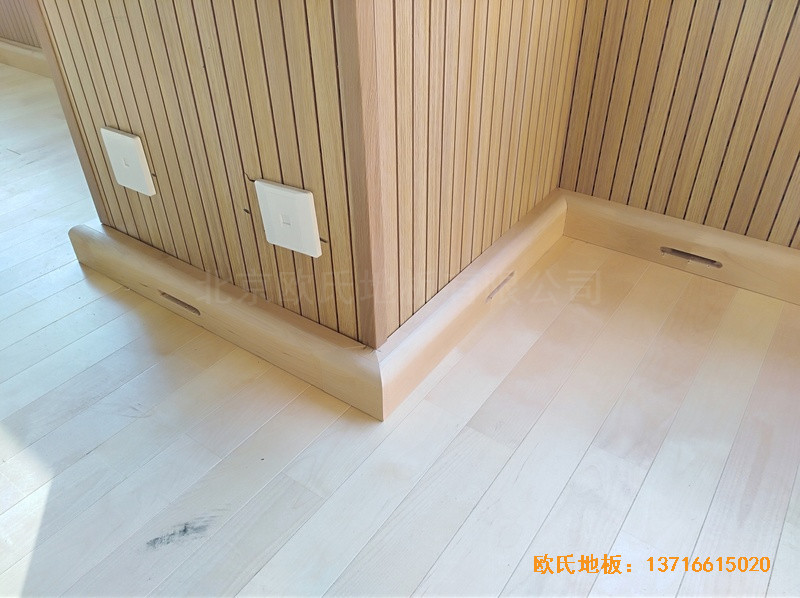 河南南阳十三中篮球馆运动木地板铺装案例3