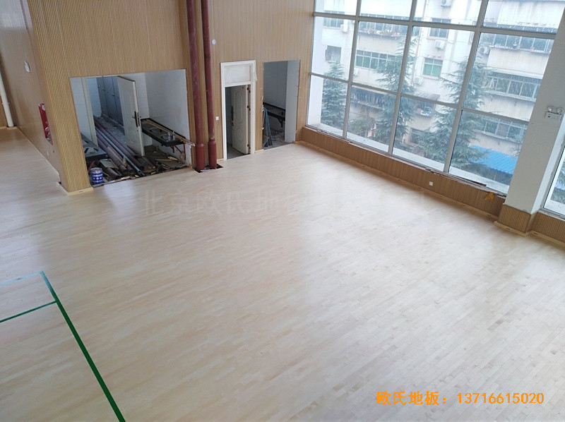 河南南阳十三中篮球馆运动木地板铺装案例4