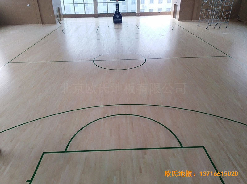 河南南阳十三中篮球馆运动木地板铺装案例5