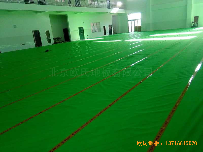 河南洛阳伊水小学篮球馆运动木地板施工案例2