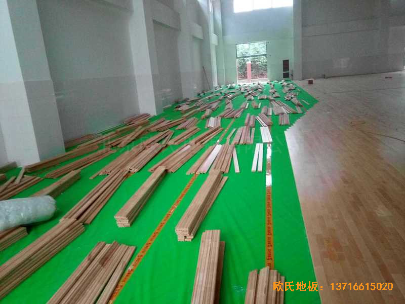 河南洛阳伊水小学篮球馆运动木地板施工案例3