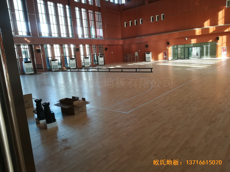 河南较好的中学篮球馆运动地板施工案例4