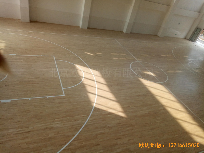 洛阳伊水小学篮球馆运动地板施工案例1