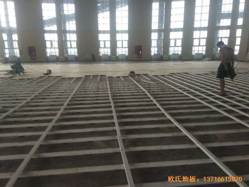 济南历城二中新校区篮球馆体育木地板铺设案例1