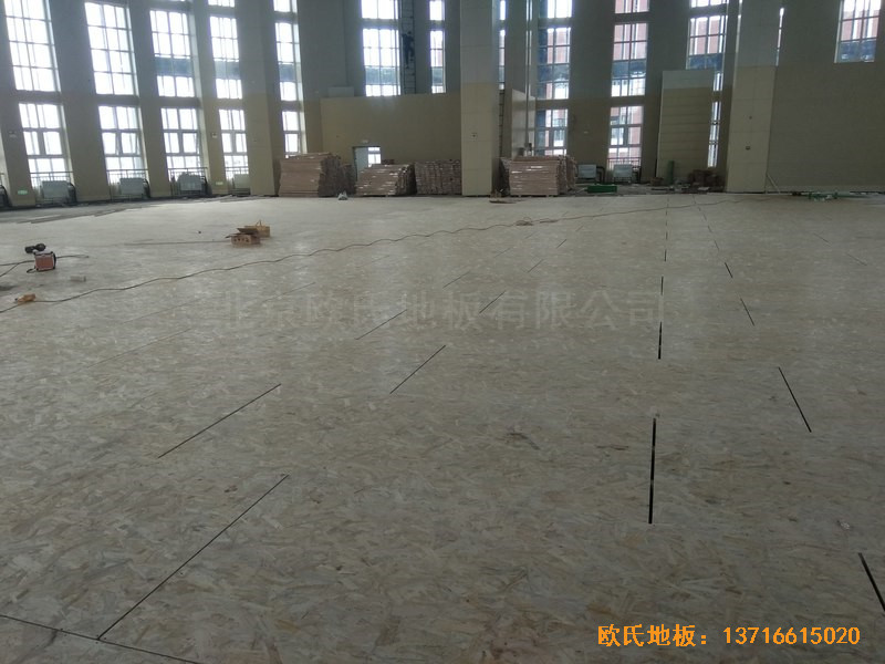 济南历城二中新校区篮球馆体育木地板铺设案例2