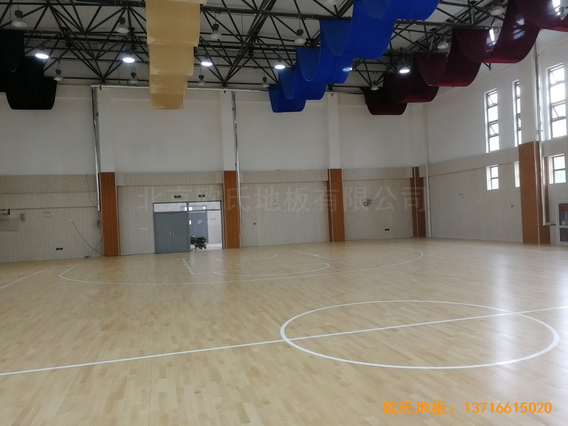 济南锦绣城小学篮球馆运动木地板施工案例2