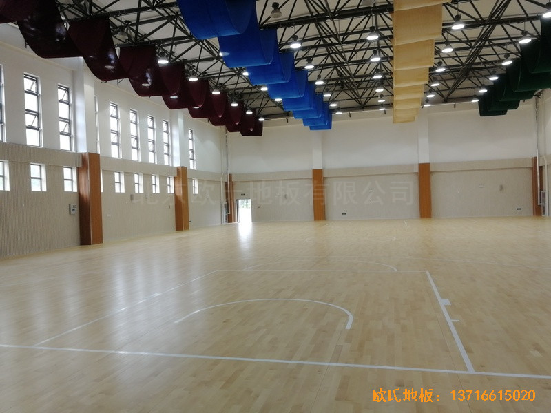 济南锦绣城小学篮球馆运动木地板施工案例5