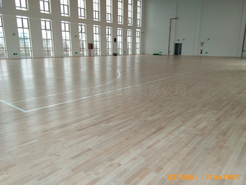 浙江温岭石桥头中心小学篮球馆运动木地板铺装案例2