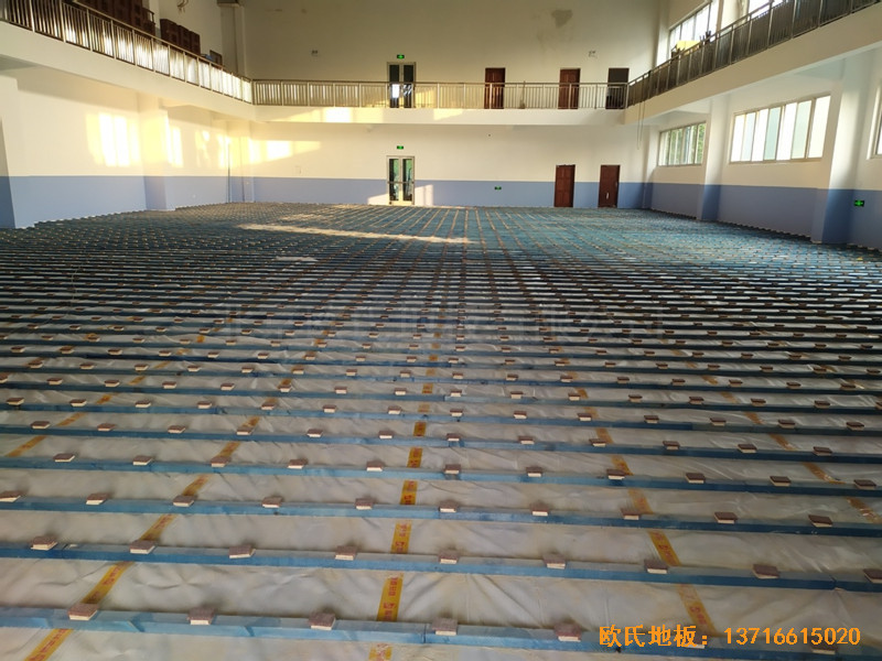 浙江虹桥较好的小学篮球馆体育地板安装案例1