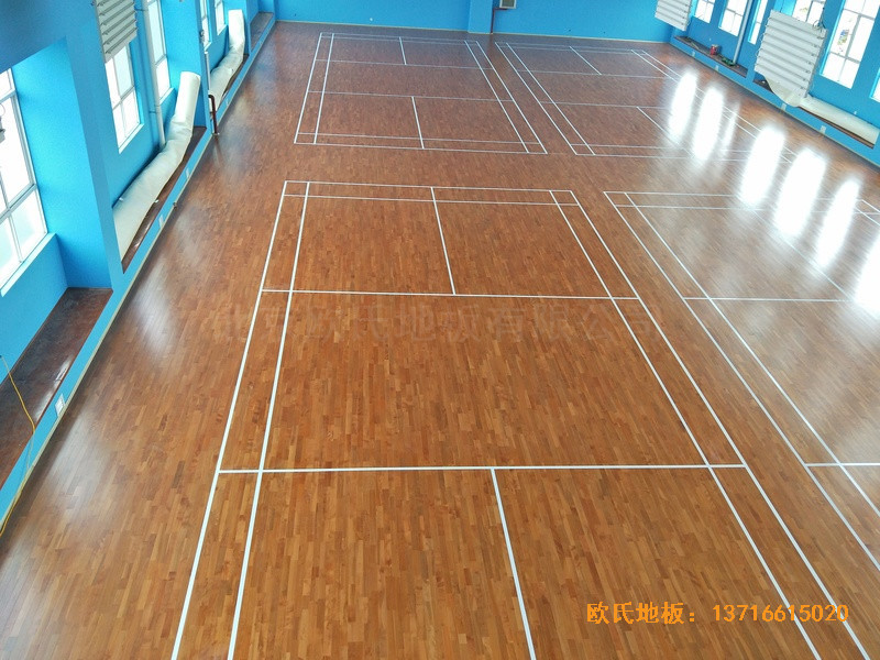 云南公安局小区羽毛球馆体育木地板铺设案例4
