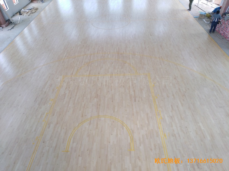 湖北黄冈蕲春收费站篮球馆运动木地板铺设案例4