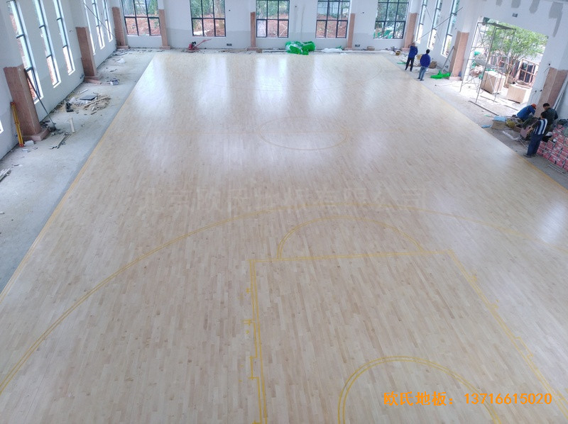 湖北黄冈蕲春收费站篮球馆运动木地板铺设案例5