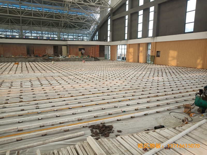 湖南杨山实验中学体育馆运动木地板铺装案例1