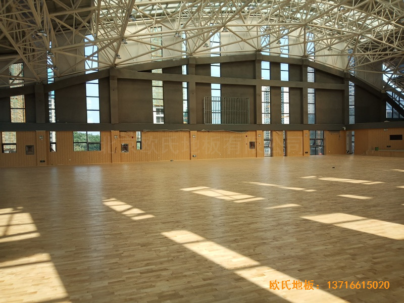 湖南杨山实验中学体育馆运动木地板铺装案例3