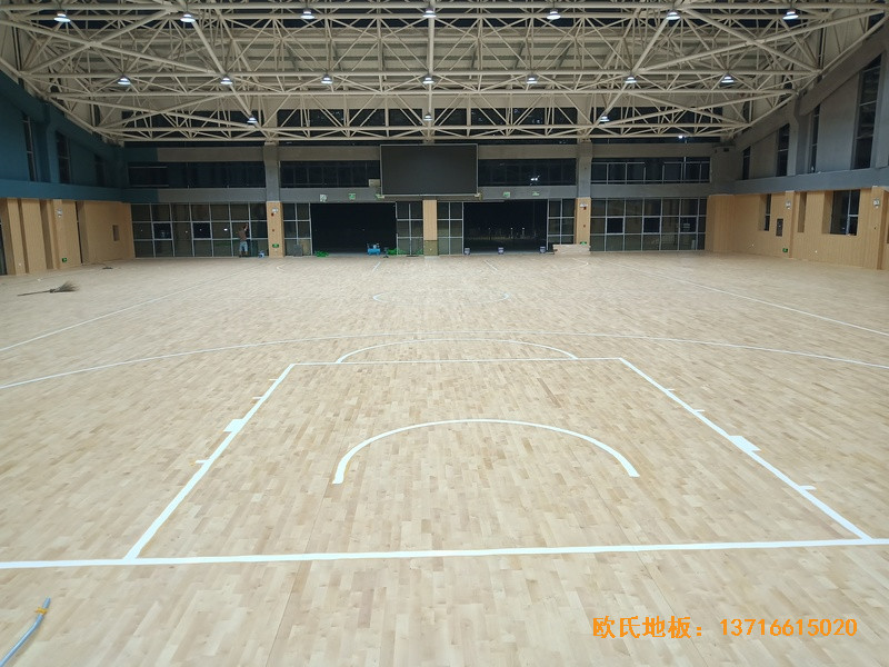 湖南杨山实验中学体育馆运动木地板铺装案例5