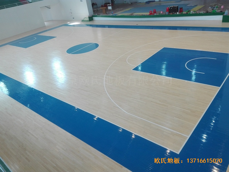 湖南益阳第十六中学体育馆体育木地板安装案例3