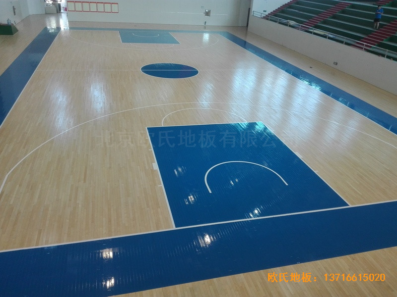 湖南益阳第十六中学体育馆体育木地板安装案例5