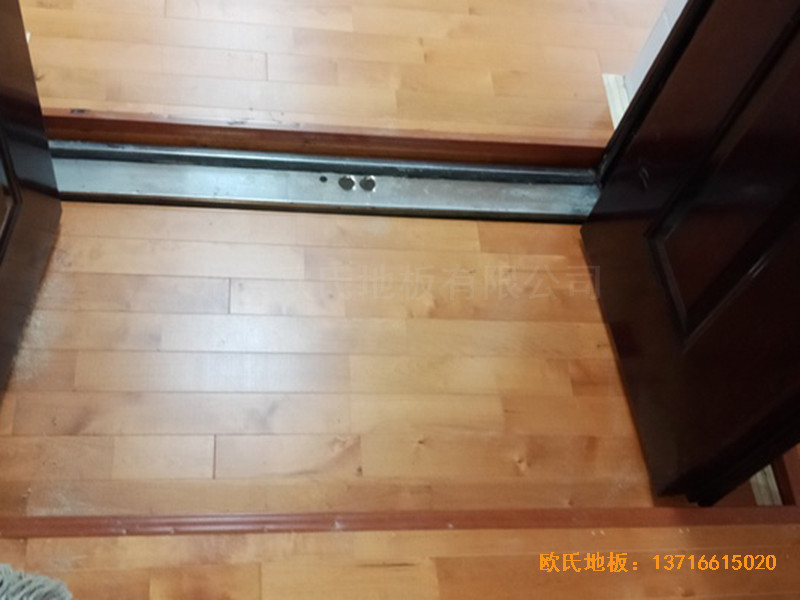 湖南衡阳铁一中运动馆运动地板施工案例3