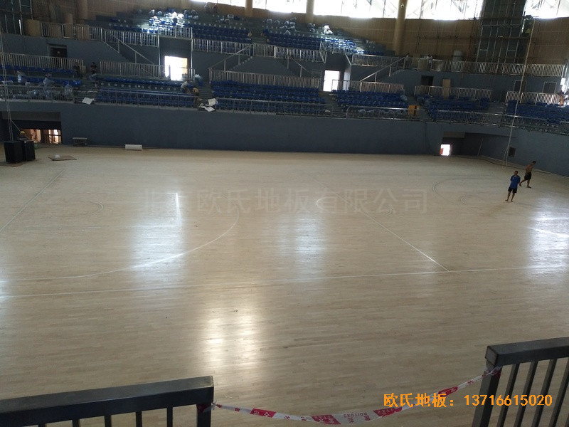 湖南黄花坪体育馆体育地板施工案例4