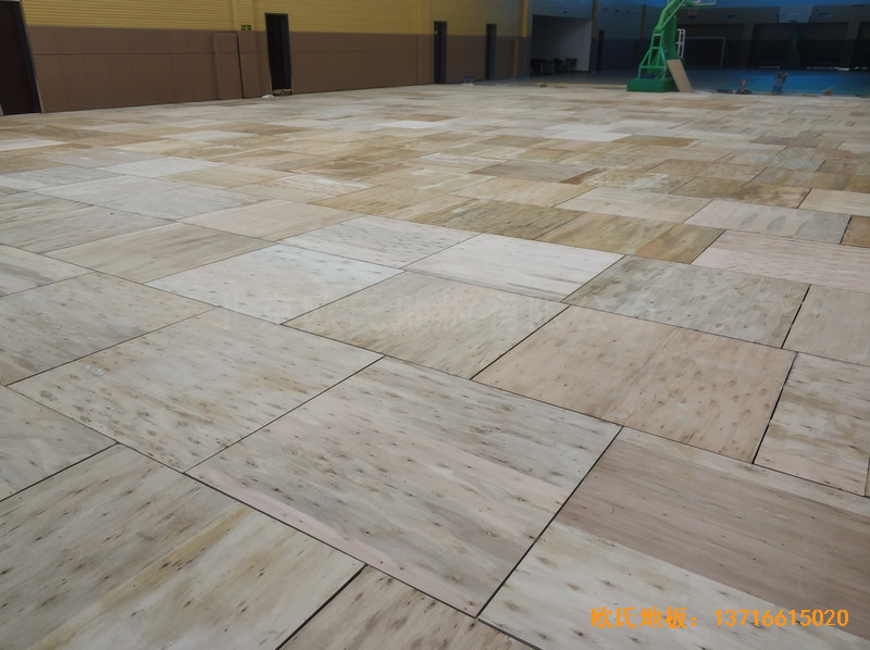 潍坊高密中国电网羽毛球馆运动木地板安装案例2