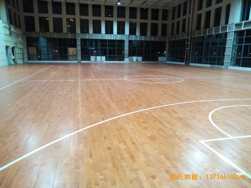 盐城滨海永宁实验小学篮球馆运动木地板铺装案例3