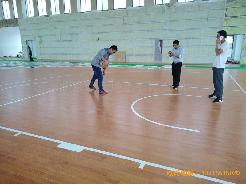 盐城滨海永宁实验小学篮球馆运动木地板铺装案例4