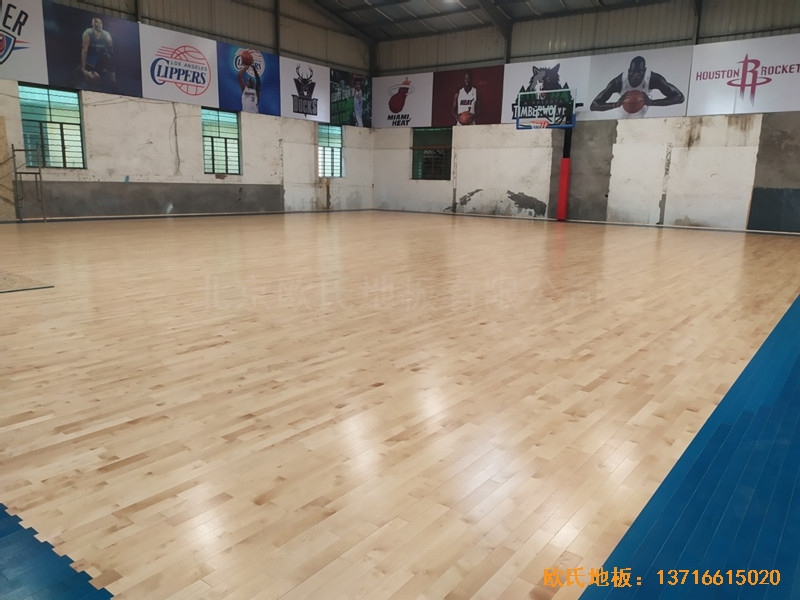 福建一通汽车修理有限公司篮球馆体育地板铺装案例0