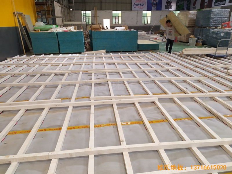 福建一通汽车修理有限公司篮球馆体育地板铺装案例1