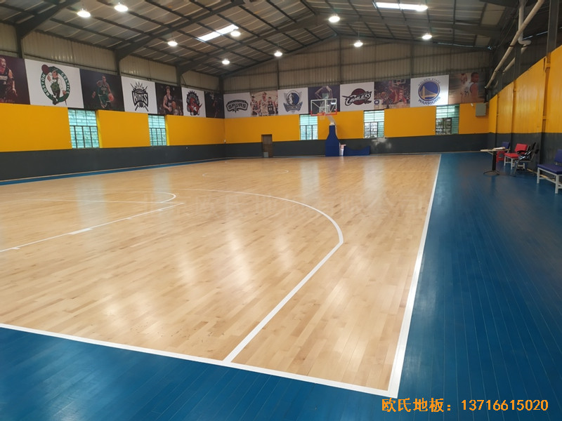 福建一通汽车修理有限公司篮球馆体育地板铺装案例5