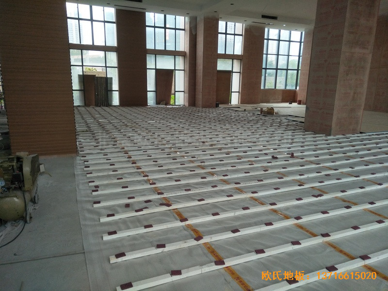 福建泉州海关桥南运动场体育木地板铺设案例1