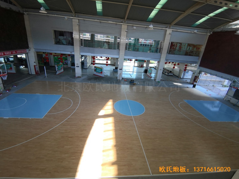福建龙岩罗龙西路269号篮球馆体育木地板安装案例4
