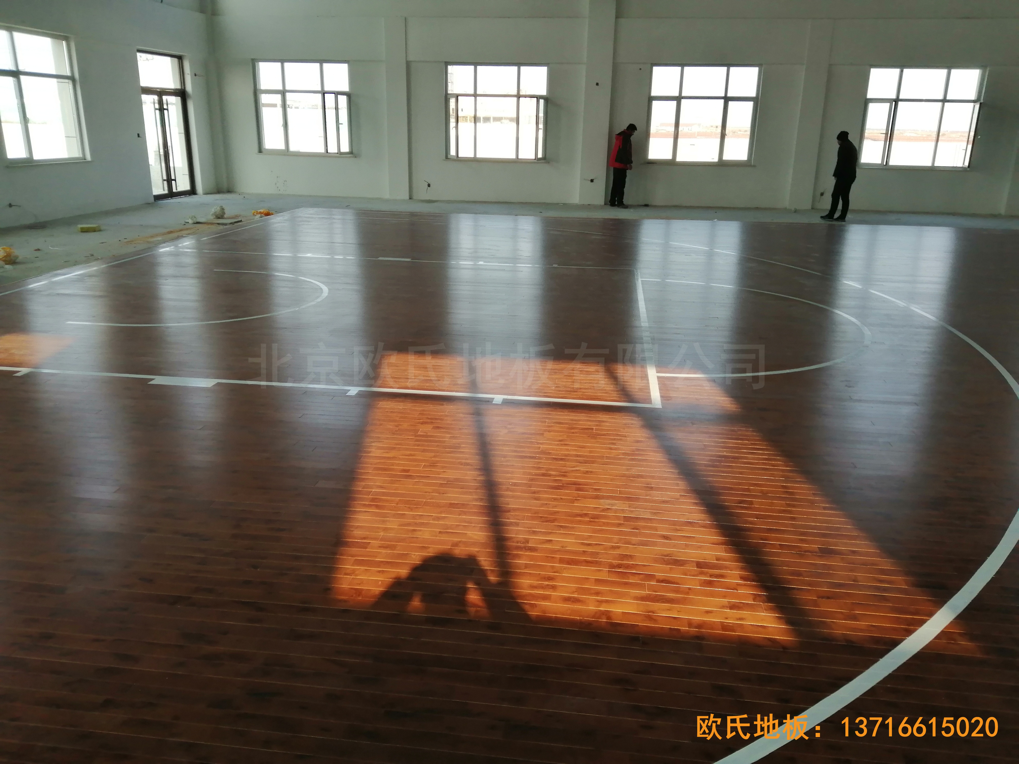 莱州银海工业园消防特训队篮球馆体育地板铺装案例4