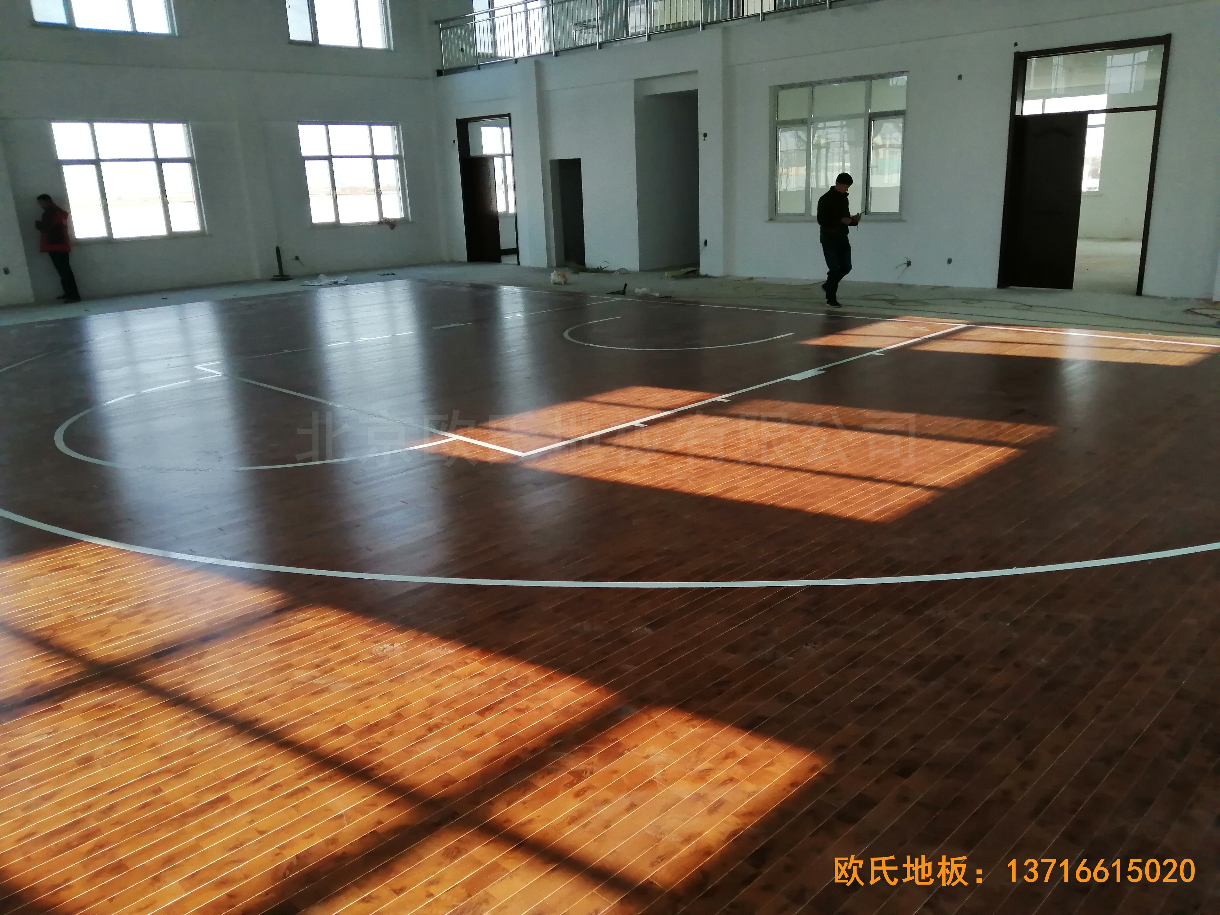 莱州银海工业园消防特训队篮球馆体育地板铺装案例5