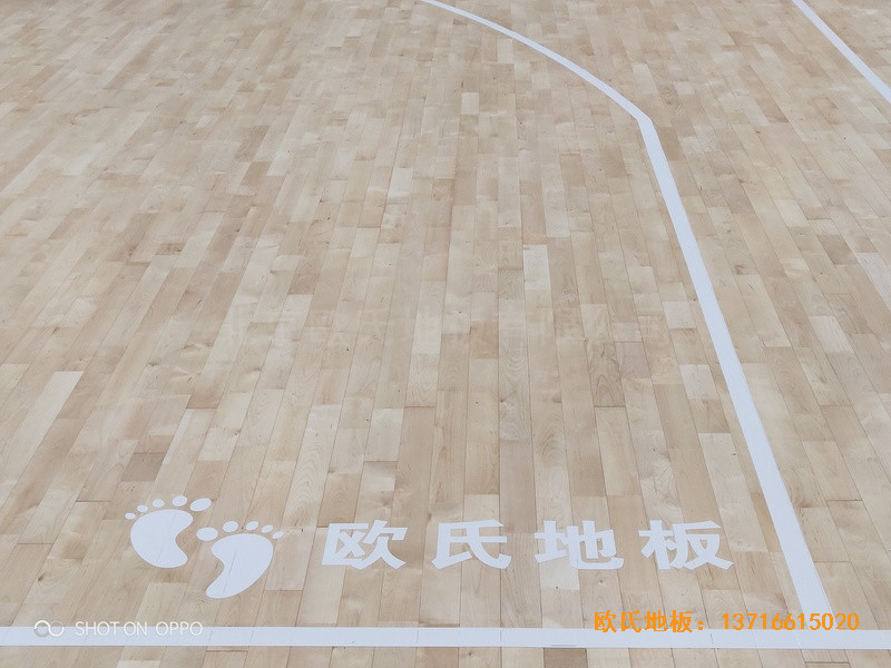 西宁世纪职业技术学校篮球馆体育地板施工案例4