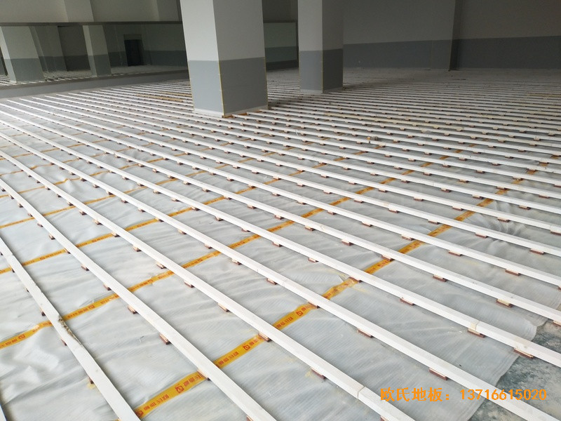 云南怒江职教中心运动馆体育地板铺装案例1