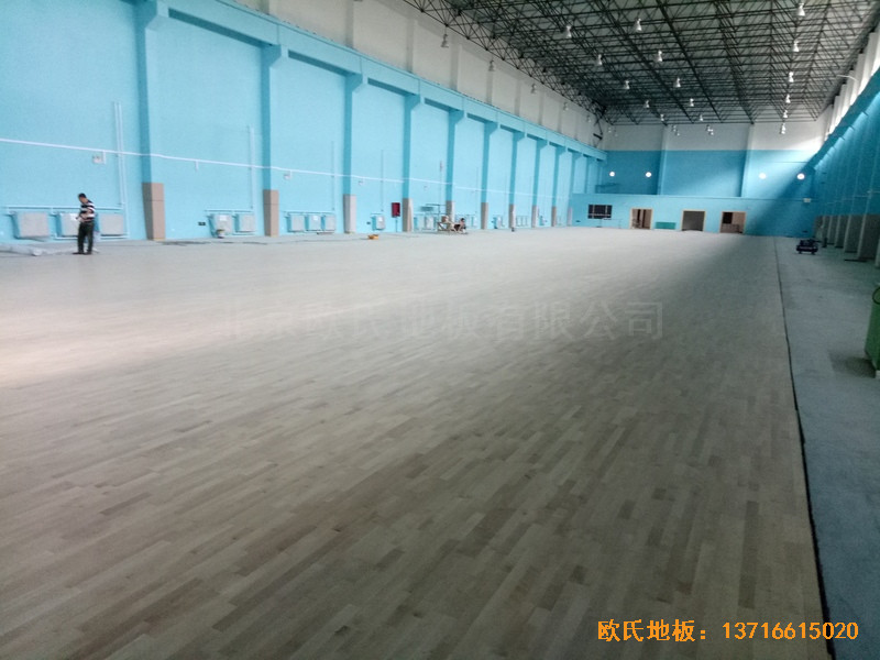 郑州枣庄热力分公司体育馆运动地板安装案例4