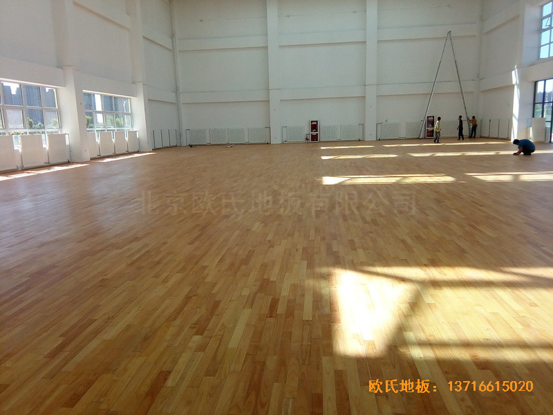 银川北师大银川小学篮球馆运动地板铺设案例3