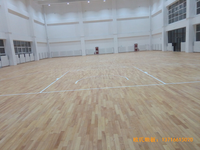银川北师大银川小学篮球馆运动地板铺设案例5