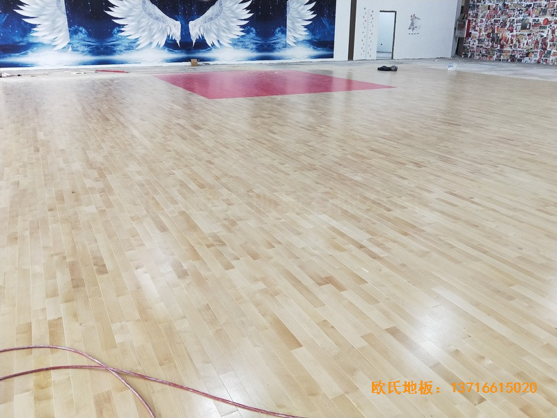 长春CBD汽车生活馆篮球馆体育地板铺装案例3