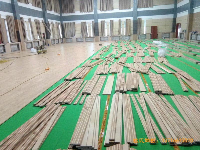 青海省税务干部学校篮球馆运动木地板施工案例2