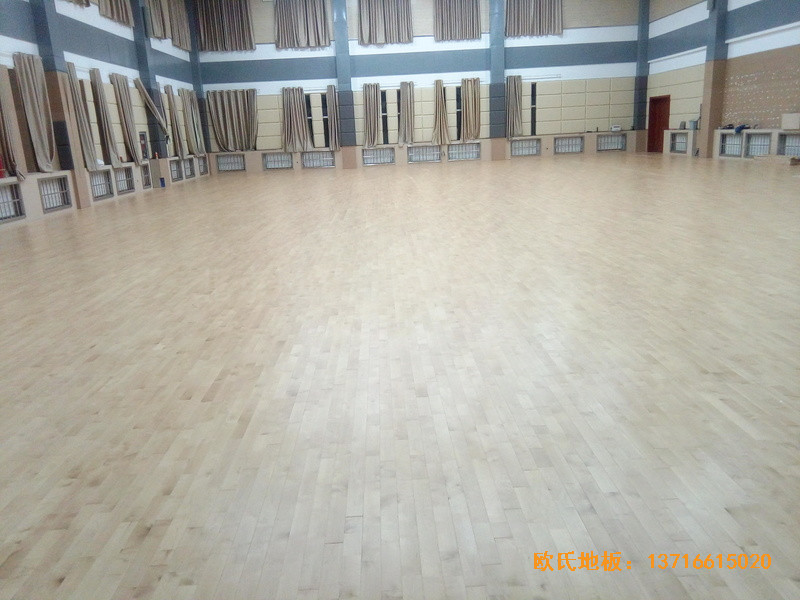 青海省税务干部学校篮球馆运动木地板施工案例3