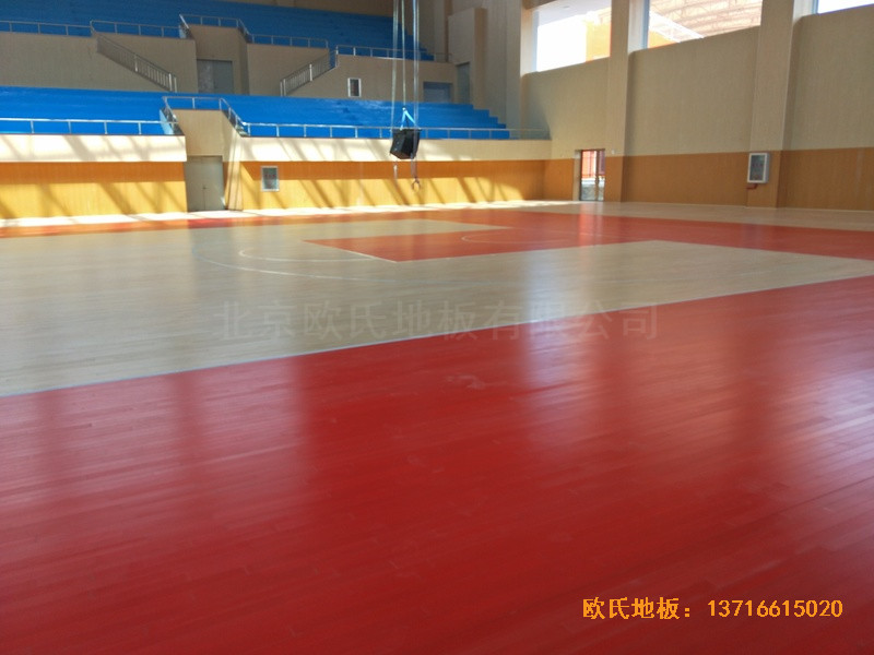 云南楚雄医专学院篮球馆运动木地板铺设案例4