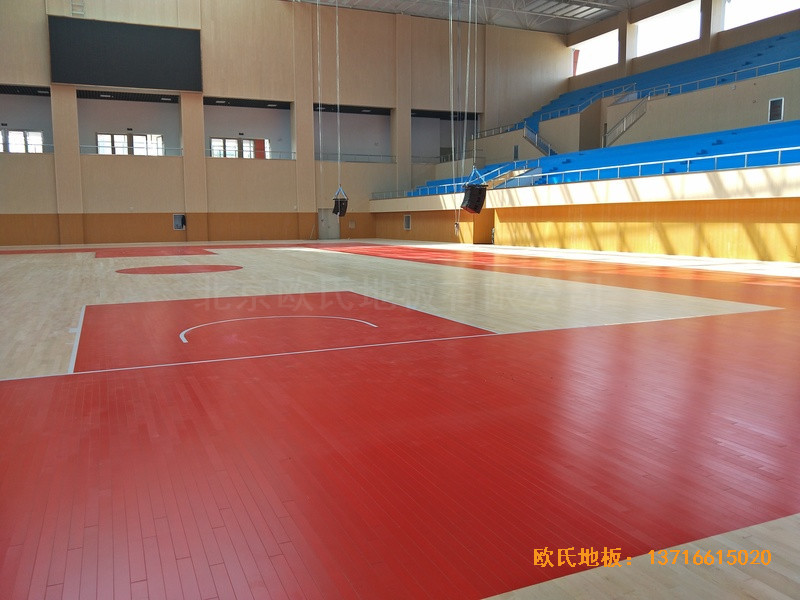云南楚雄医专学院篮球馆运动木地板铺设案例5