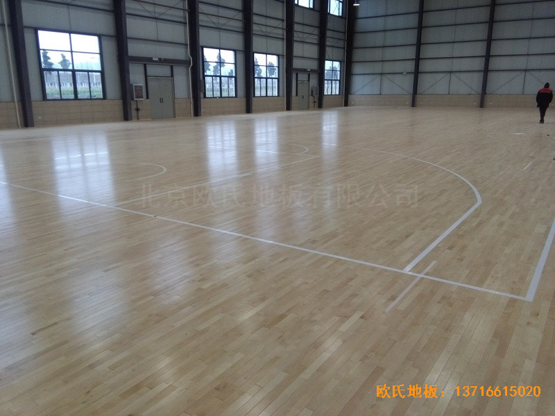 云南澄江县社区活动中心体育木地板安装案例4