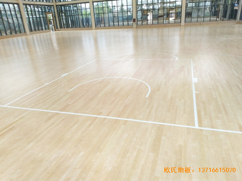云南罗平县人民法院运动馆运动木地板施工案例2