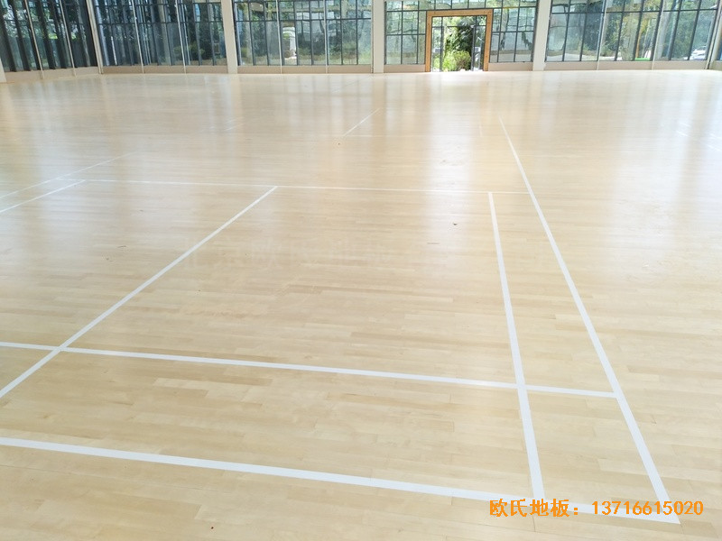 云南罗平县人民法院运动馆运动木地板施工案例5