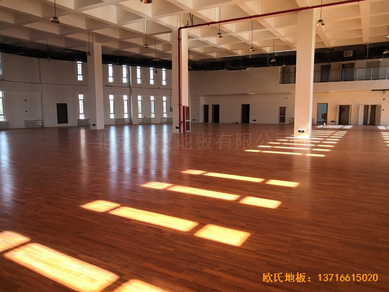 北京房山长阳小学训练馆体育木地板施工案例2