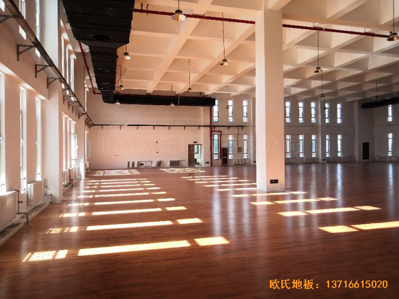 北京房山长阳小学训练馆体育木地板施工案例4