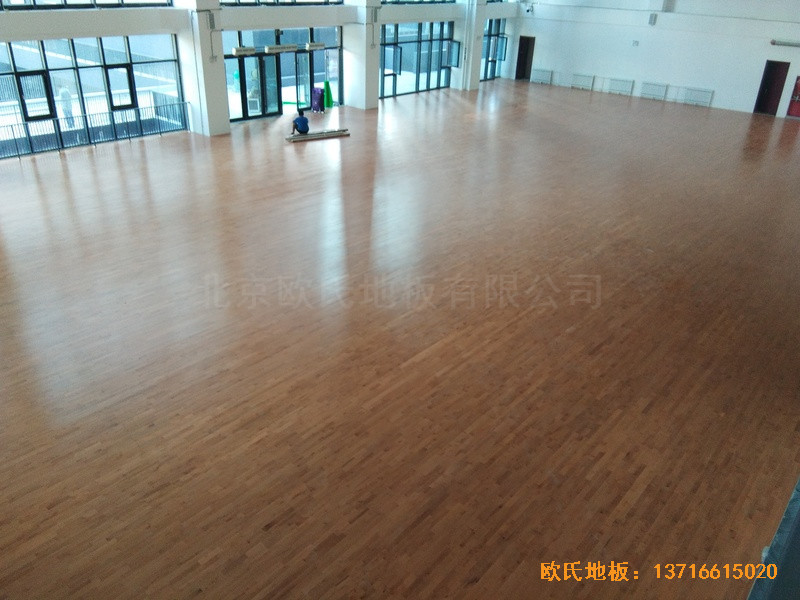 北京朝阳经管学院运动馆体育木地板铺装案例0