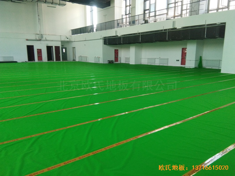 北京朝阳经管学院运动馆体育木地板铺装案例3